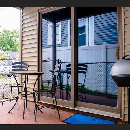 Great 2 Bedroom Condo,Free Parking,Easy Commute. 欧文顿 外观 照片