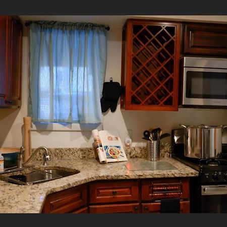 Great 2 Bedroom Condo,Free Parking,Easy Commute. 欧文顿 外观 照片